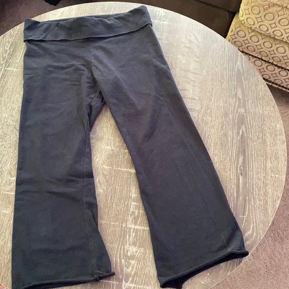 So low capris - Picture 1 of 2